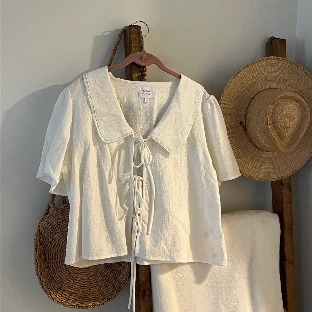 Neuflora Things Between White Peter Pan Blouse L